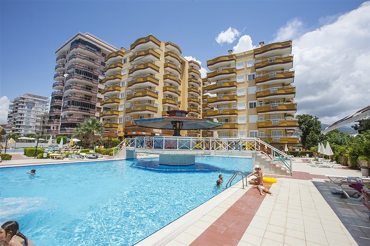 Пентхаус 3+1 с видом на море в районе Махмутлар