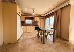 Пентхаус 3+1 с видом на море в районе Махмутлар