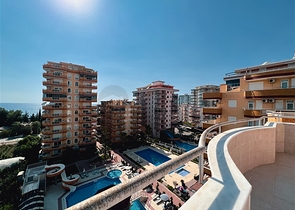 Пентхаус 3+1 с видом на море в районе Махмутлар