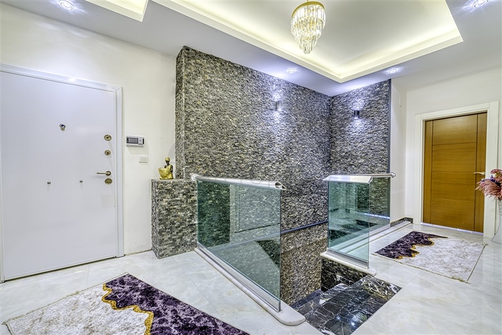 Пентхаус с видом на горы в Кестеле