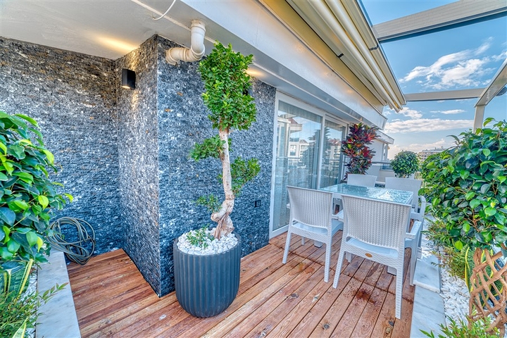 Пентхаус с видом на горы в Кестеле