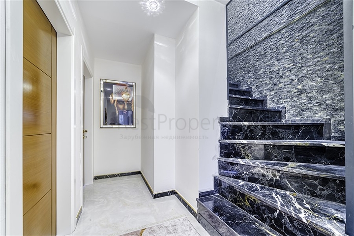 Пентхаус с видом на горы в Кестеле