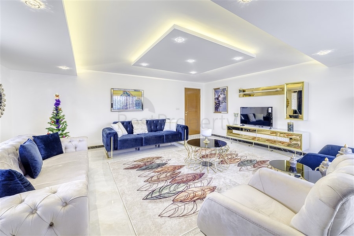 Пентхаус с видом на горы в Кестеле