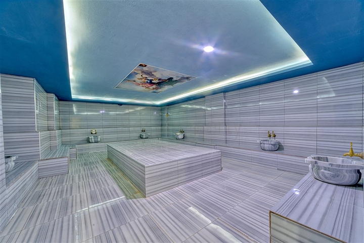 Пентхаус с видом на горы в Кестеле