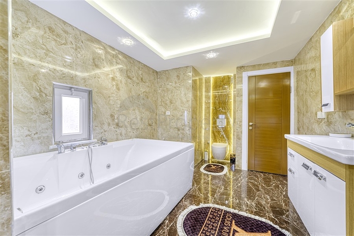 Пентхаус с видом на горы в Кестеле