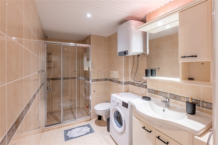 Трехкомнатная квартира в районе Джикджилли