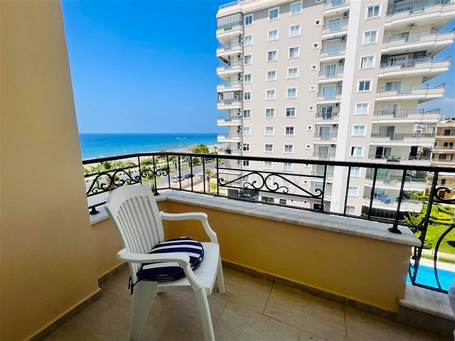 Квартира планировкой 3+1 с безупречным видом на Средиземное море