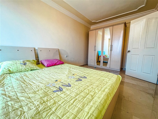 Просторный пентхаус 4+1 с видом на море