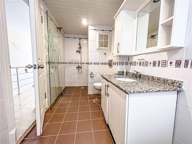 Просторный пентхаус 4+1 с видом на море