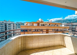 Просторный пентхаус 4+1 с видом на море