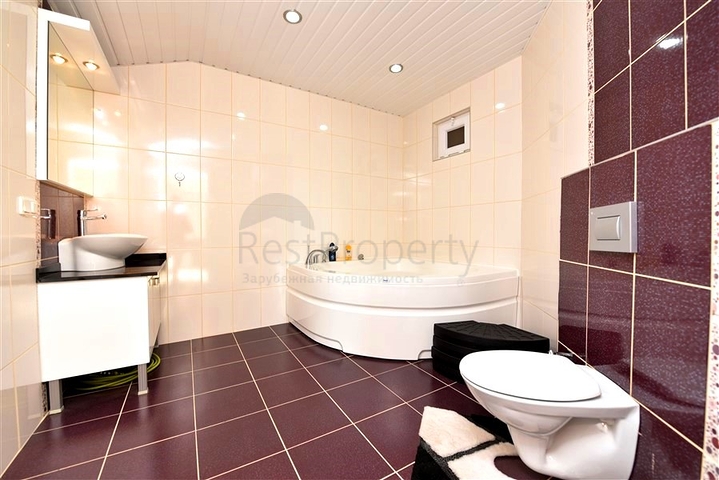 Пентхаус-дуплекс 4+1 в районе Кестель всего в 20 м от моря