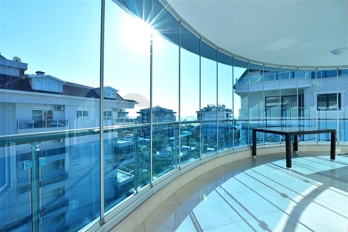 Пентхаус-дуплекс 4+1 в районе Кестель всего в 20 м от моря