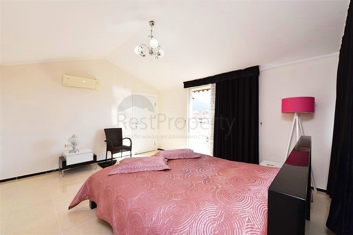 Пентхаус-дуплекс 4+1 в районе Кестель всего в 20 м от моря