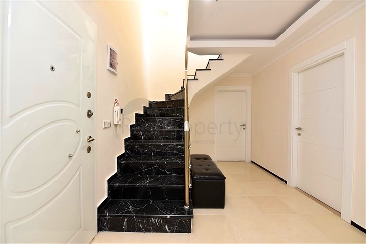 Пентхаус-дуплекс 4+1 в районе Кестель всего в 20 м от моря