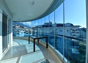 Пентхаус-дуплекс 4+1 в районе Кестель всего в 20 м от моря