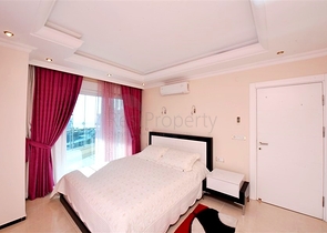 Пентхаус-дуплекс 4+1 в районе Кестель всего в 20 м от моря