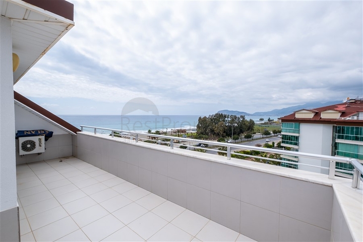 Трёхкомнатный пентхаус в районе Кестель