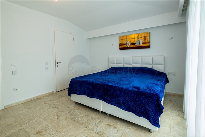 Трёхкомнатный пентхаус в районе Кестель