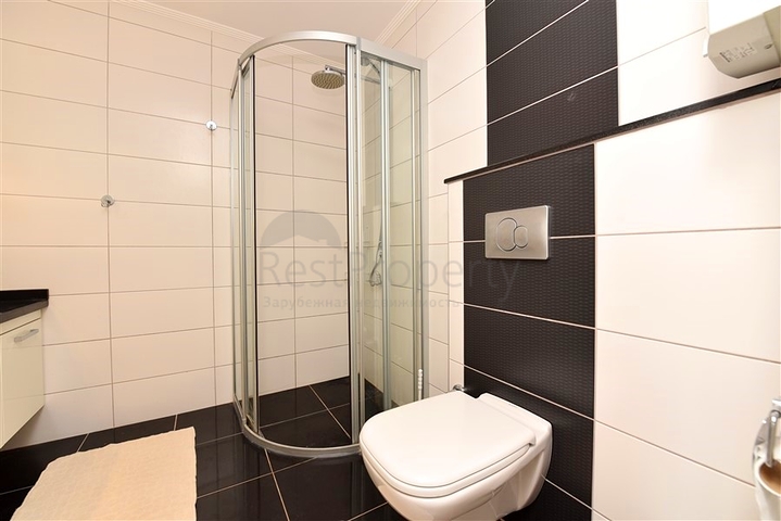 Просторная двухкомнатная квартира в 50 м от моря