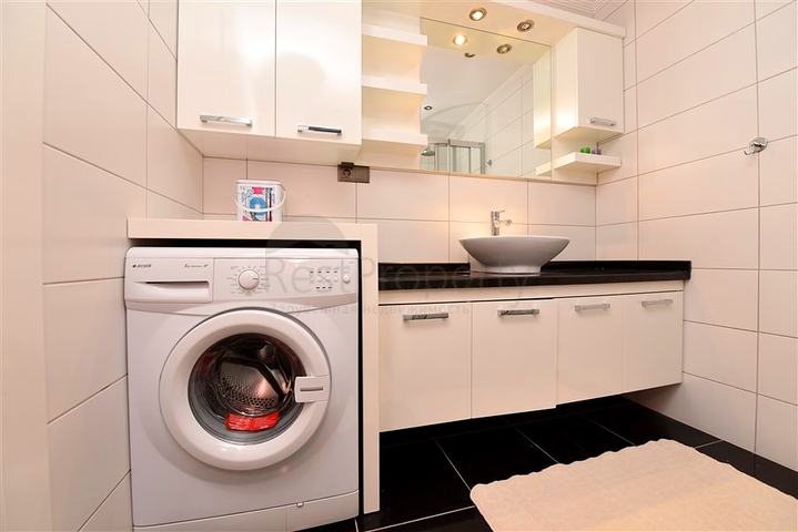 Просторная двухкомнатная квартира в 50 м от моря