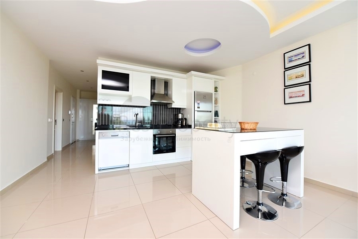 Просторная двухкомнатная квартира в 50 м от моря