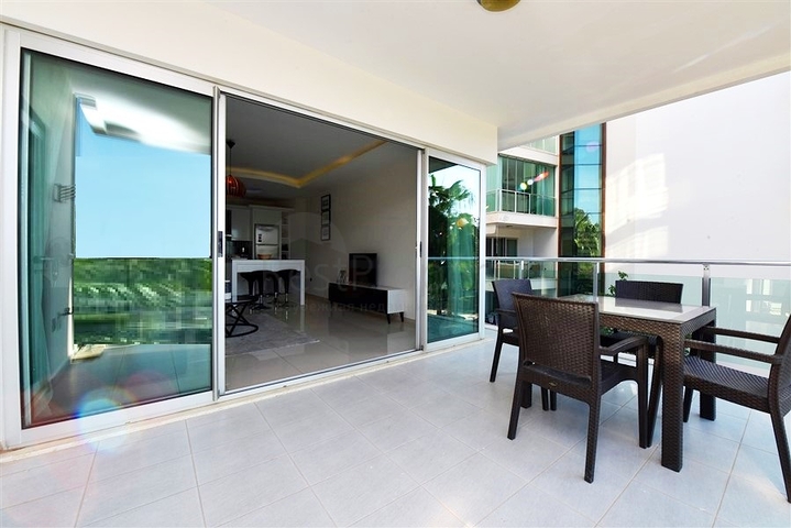 Просторная двухкомнатная квартира в 50 м от моря