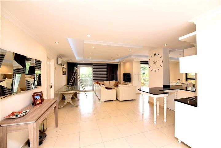 Просторная и светлая квартира 3+1 от собственника в районе Авсаллар