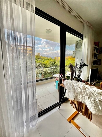 Просторная двухкомнатная квартира в жилом комплексе с развитой инфраструктурой в Кестеле