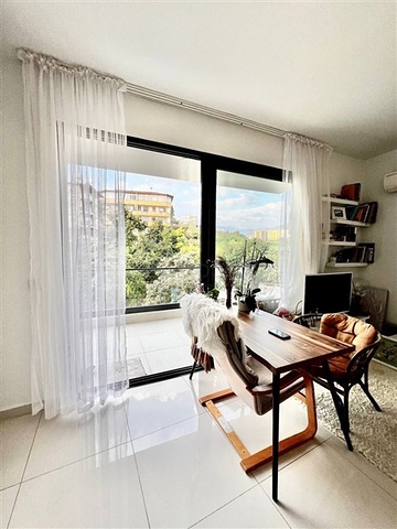 Просторная двухкомнатная квартира в жилом комплексе с развитой инфраструктурой в Кестеле