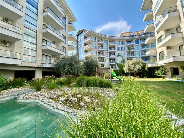 Просторная двухкомнатная квартира в жилом комплексе с развитой инфраструктурой в Кестеле