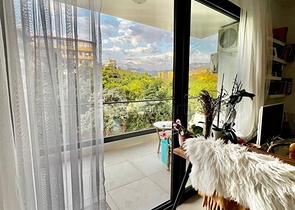 Просторная двухкомнатная квартира в жилом комплексе с развитой инфраструктурой в Кестеле