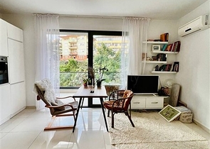 Просторная двухкомнатная квартира в жилом комплексе с развитой инфраструктурой в Кестеле