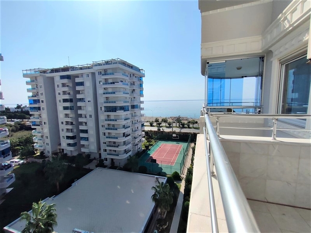 Шикарная квартира 2+1 с видом на море в районе Тосмур