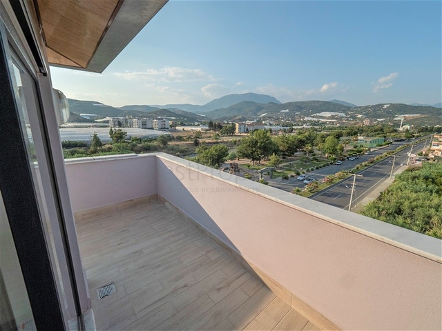 Пентхаус 4+1 в зеленом районе Демирташ