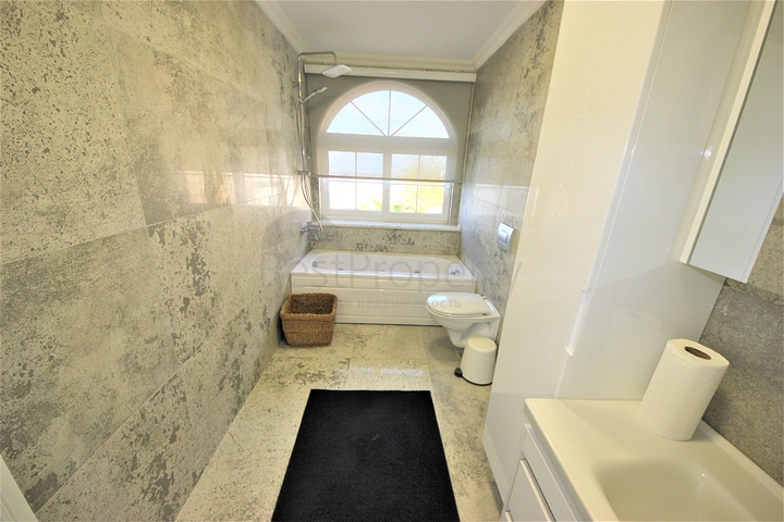 Уютная вилла с панорамным видом в районе Каргыджак