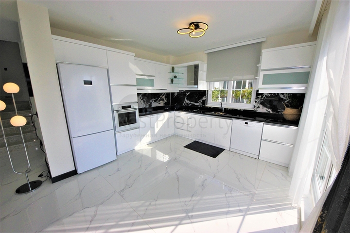 Уютная вилла с панорамным видом в районе Каргыджак