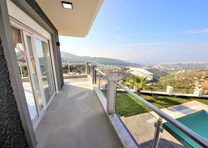 Уютная вилла с панорамным видом в районе Каргыджак