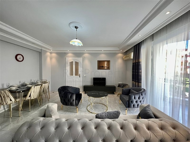 Трехкомнатная меблированная квартира в районе Оба