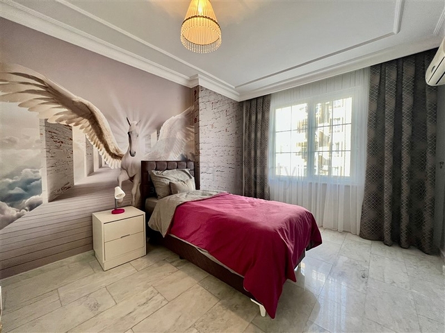 Трехкомнатная меблированная квартира в районе Оба