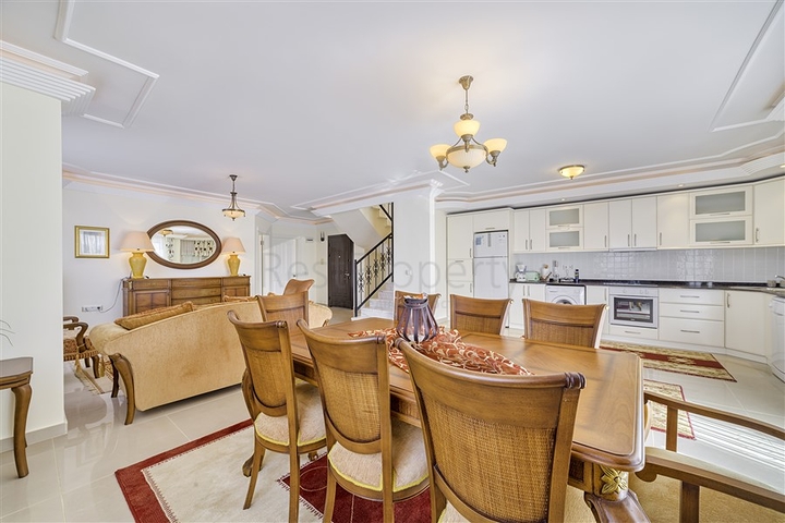 Просторный пентхаус от собственника планировкой 3+1 в районе Оба