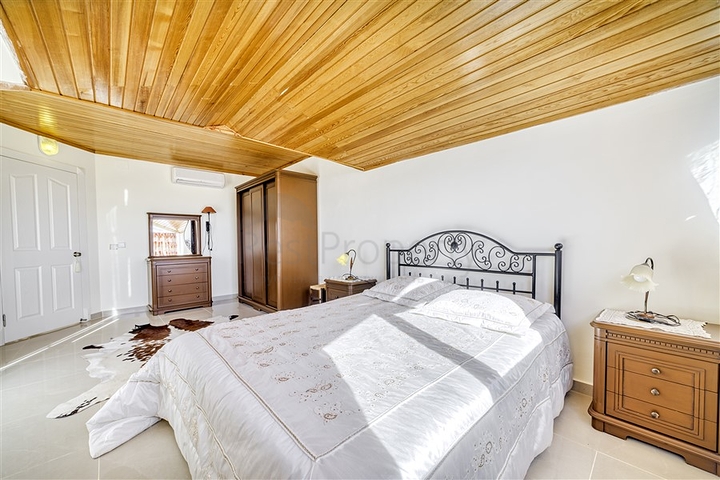 Просторный пентхаус от собственника планировкой 3+1 в районе Оба