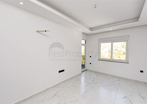 Квартира 1+1 в районе Конаклы в строящемся комплексе