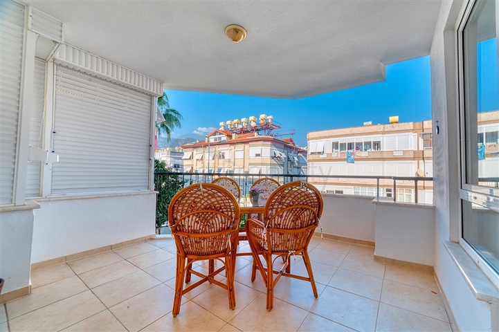 Трехкомнатная меблированная квартира в районе Оба