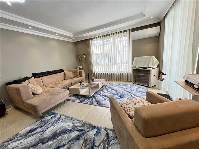 Трехкомнатная меблированная квартира в районе Оба