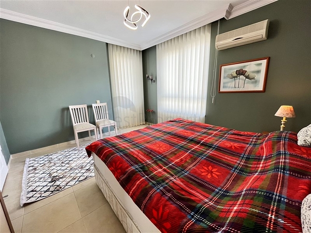 Трехкомнатная меблированная квартира в районе Оба