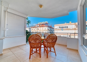 Трехкомнатная меблированная квартира в районе Оба