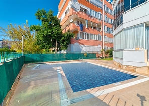 Трехкомнатная меблированная квартира в районе Оба