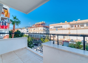 Трехкомнатная меблированная квартира в районе Оба