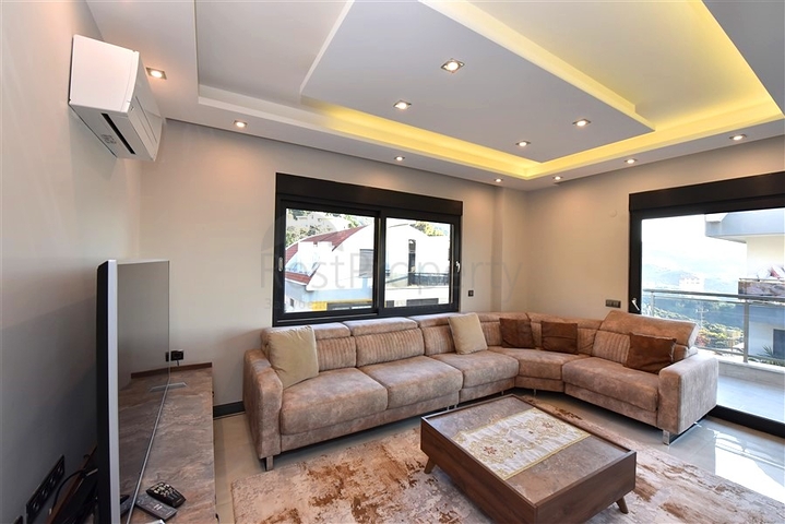 Пентхаус с панорамным видом на Cредиземное море