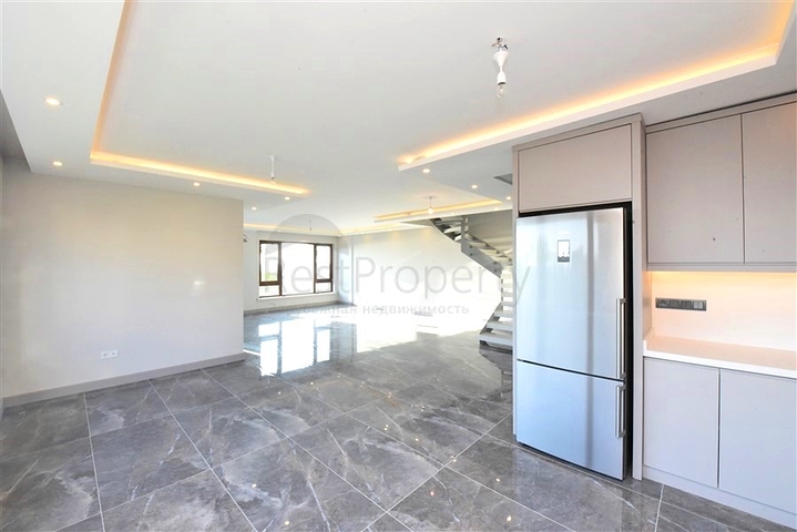 Пентхаус 3+1 с видом на Средиземное море в Махмутларе